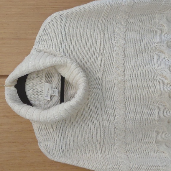 Chico's SZ L/LX White With Gold Threads Poncho/Ruana. - Picture 3 of 7